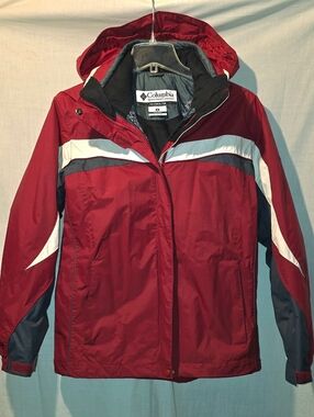 Columbia Red, White and Gray Insulated 3 And 1  All Year Jacket with Hood